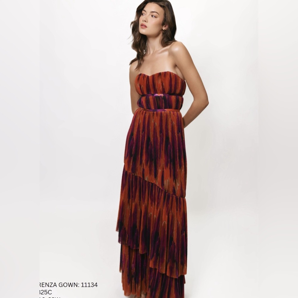 Hutch Renza Strapless Tulle Gown - Picture 2 of 4